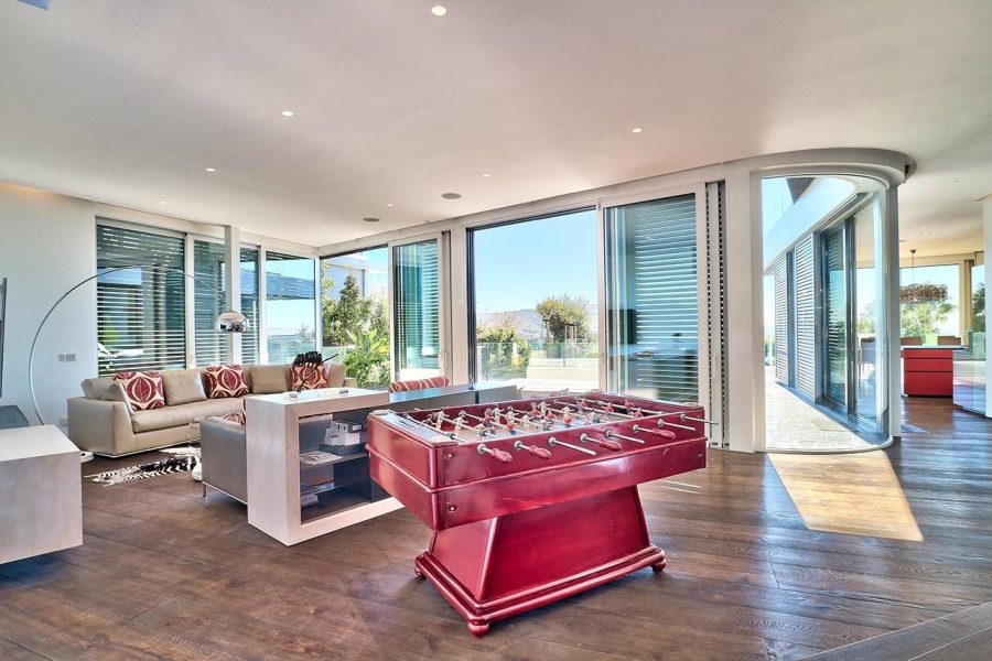 7 Bedroom Property for Sale in Higgovale Western Cape
